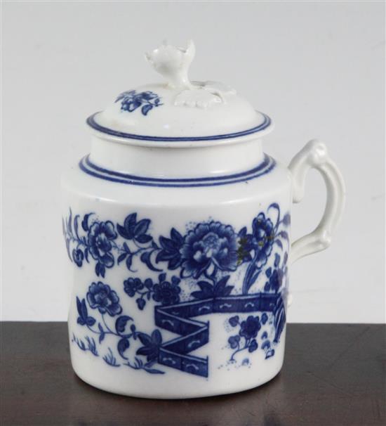 A Caughley Fence pattern cylindrical mustard pot and cover, c.1780, 10cm